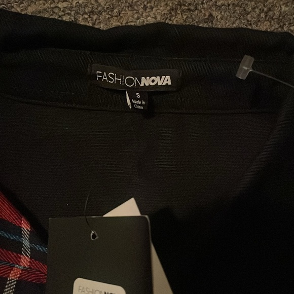 NWT Mens very sharp looking “Let me be plaid” shirt. Sz sm - Picture 3 of 6